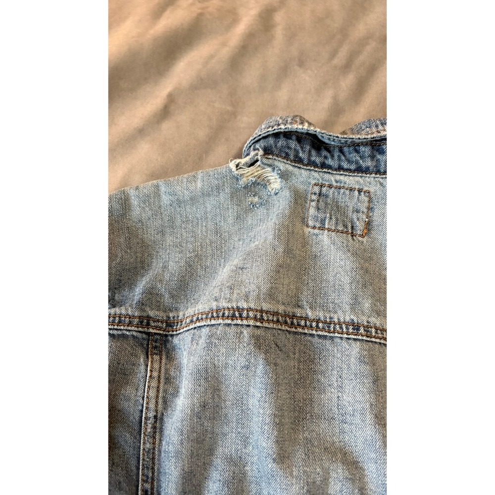 American Eagle Distressed Denim Trucker Jacket Light Wash S - Picture 6 of 6